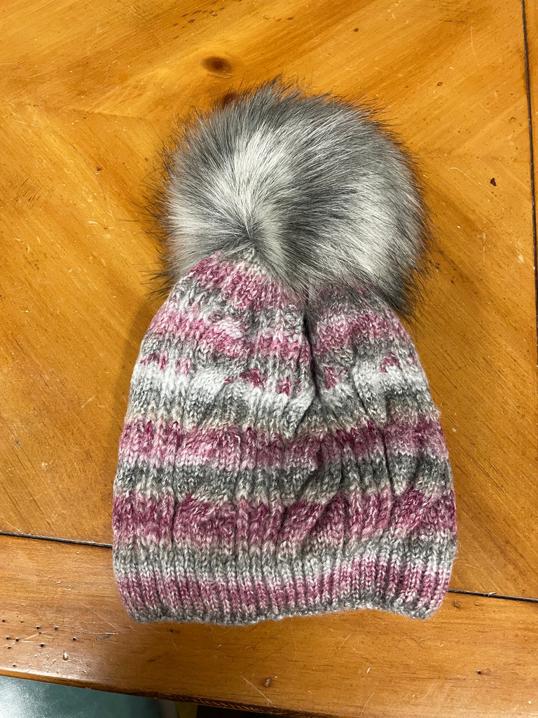 Hat: Beanie w/faux fur pom, Lilac
